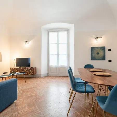 Palazzo Odescalchi By Wonderful Italy * Como